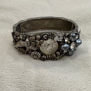 Elegant Xanadu Angel Stone Watch